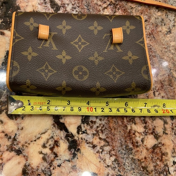 Louis Vuitton Florentine Belt Bag - Picture 13 of 16